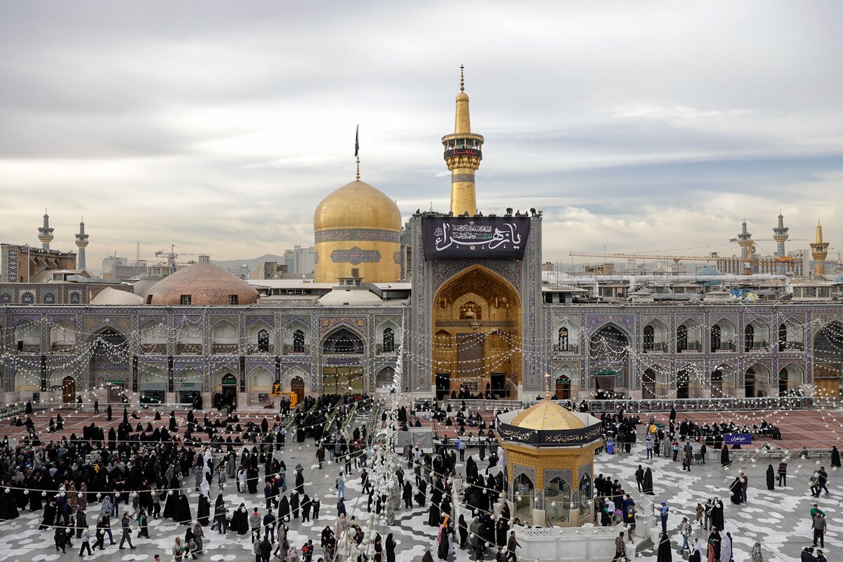 مراسم عزاداری شب شهادت حضرت  فاطمه(س) ویژه زائران عرب زبانان در حرم رضوی برگزار می‌شود