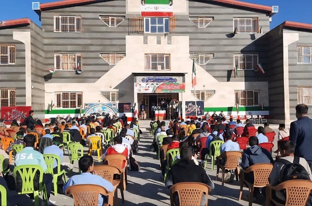 زنگ استکبارستیزی با عطر رضوی در مدارس استان مرکزی نواخته شد+فیلم