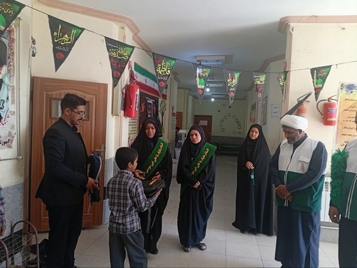 برگزاری آیین چهارشنبه‌های امام رضایی در مدرسه شهید صیاد شیرازی شهرستان فهرج