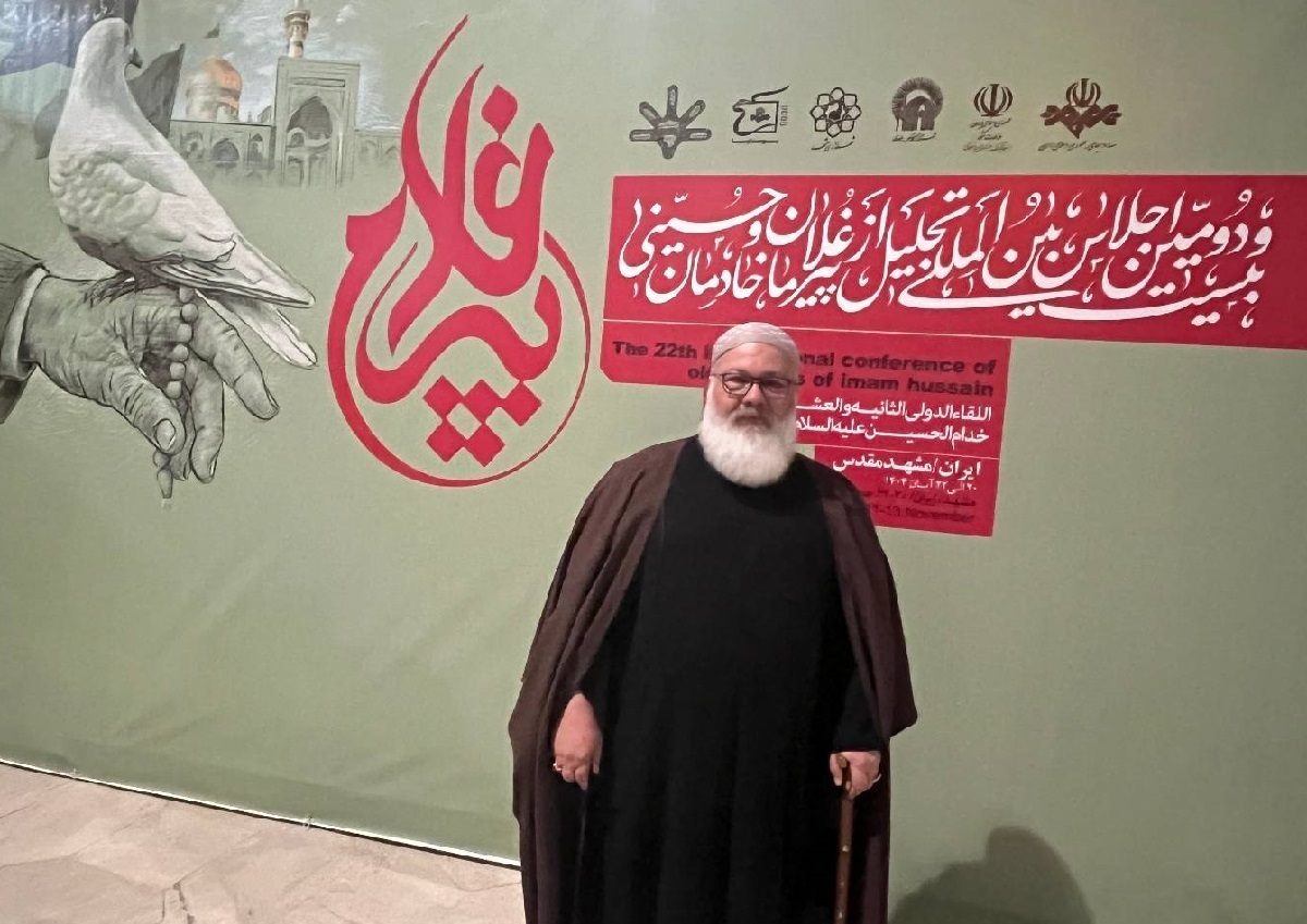 عشق به اهل‌بیت (ع) تنها مسیر نجات است