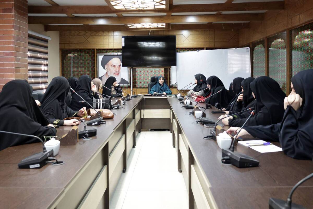 جمعی از بانوان فرهیخته روسی با فعالیت‌های فرهنگی اجتماعی باغ خاتون آشنا شدند