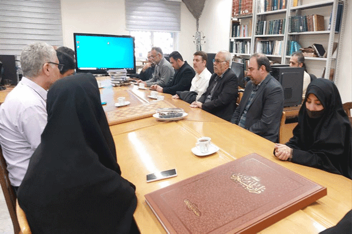 برگزاری مراسم یادبود زنده‌یاد استاد محمدرضا هاتفی در کتابخانه حرم رضوی