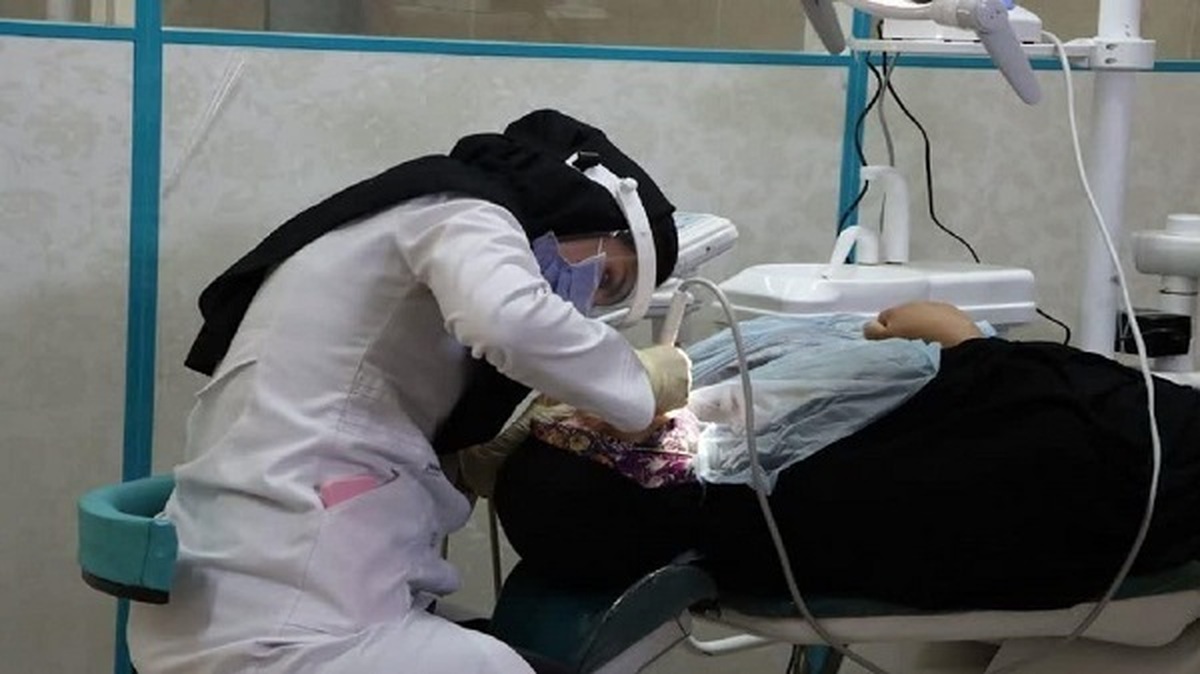 اهدای ۲۰۰ لبخند با ارائه خدمات درمانی رایگان در درمانگاه رضوی بیرجند