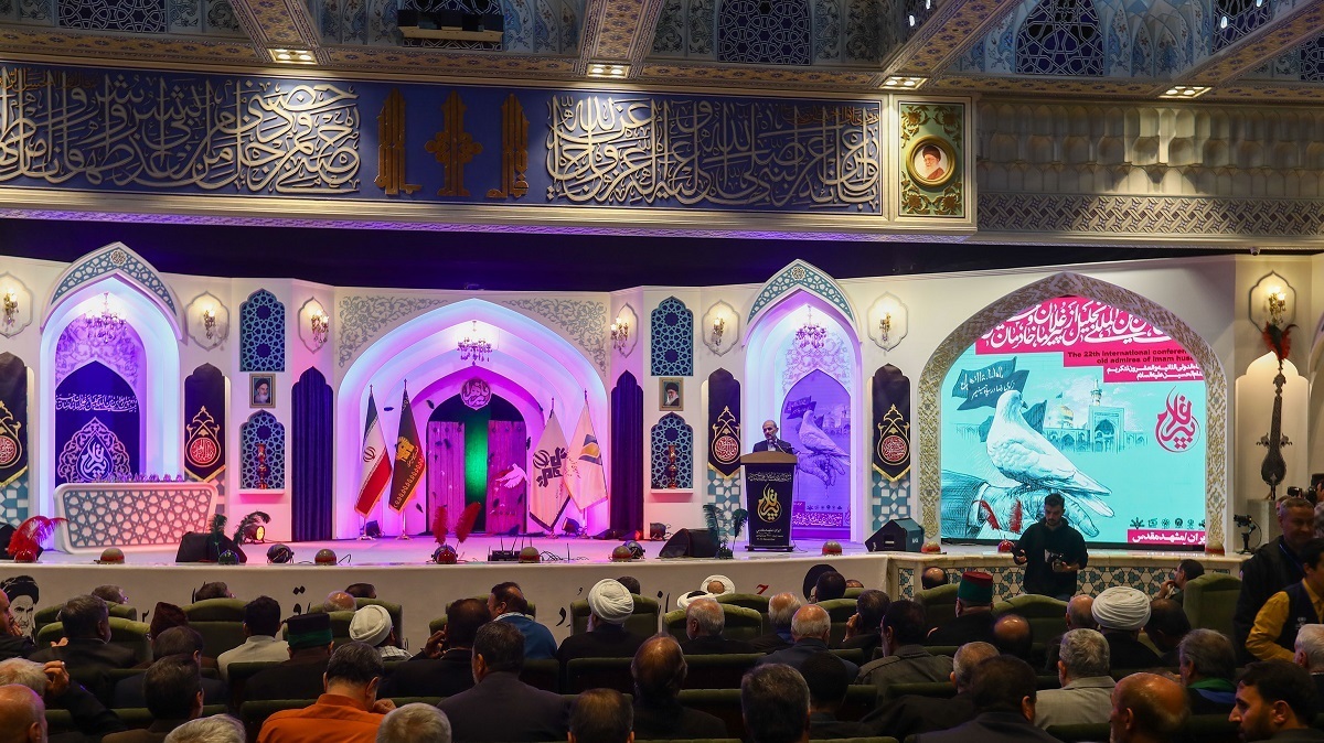 آیین اختتامیه بیست و دومین اجلاسیه پیرغلامان و خادمان حسینی در حرم رضوی برگزار شد