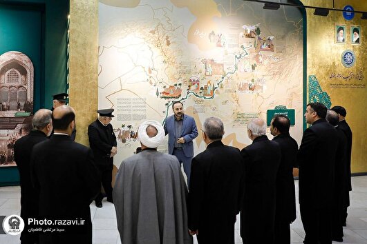 بازدید معاونان کشیک‌های حرم مطهر رضوی از رواق خدمت مرکز نمایشگاه‌های آستان قدس رضوی