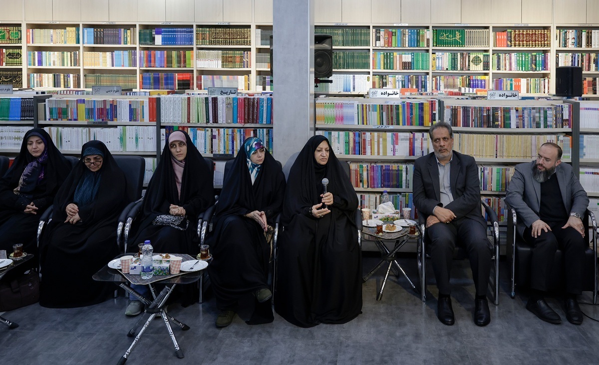 روایت‌هایی از عشق به کتاب در محضر خادمان قلم رضوی