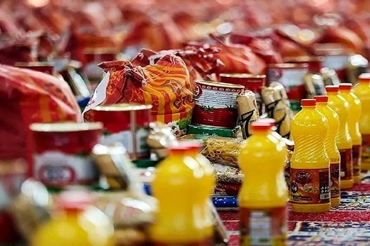 توزیع ۲۴۰ بسته معیشتی فاطمی در بین نیازمند اهواز