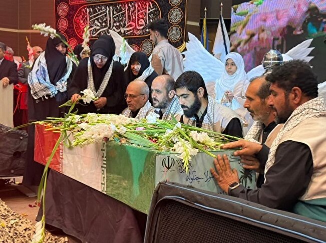 وقتی مادران شهدای ساوجی با شمیم رضوی برای شهید گمنام مادری کردند