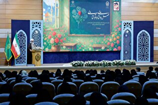 نشست صمیمانه دانش‌آموزان نخبه با تولیت آستان قدس رضوی