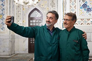 تشرف هنرمندان حوزه هنری انقلاب اسلامی به حرم مطهر رضوی