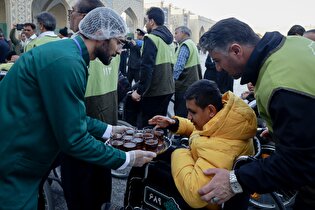 تشرف توان‌یابان اصفهانی به حرم مطهر رضوی