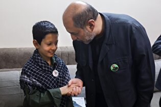 دیدار مدیرعامل بنیاد کرامت رضوی با خانواده شهید سیدحسن حسینی‌نژاد