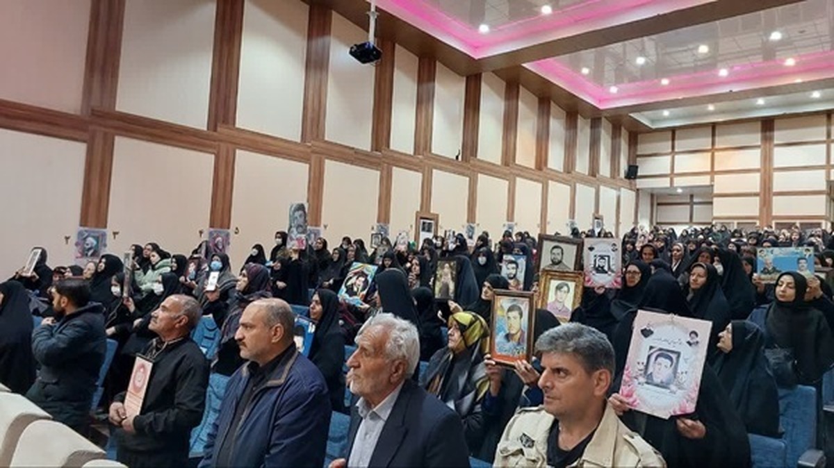 امام‌جمعه بروجرد: مادران و همسران شهدا الگوی صبر و مقاومت هستند