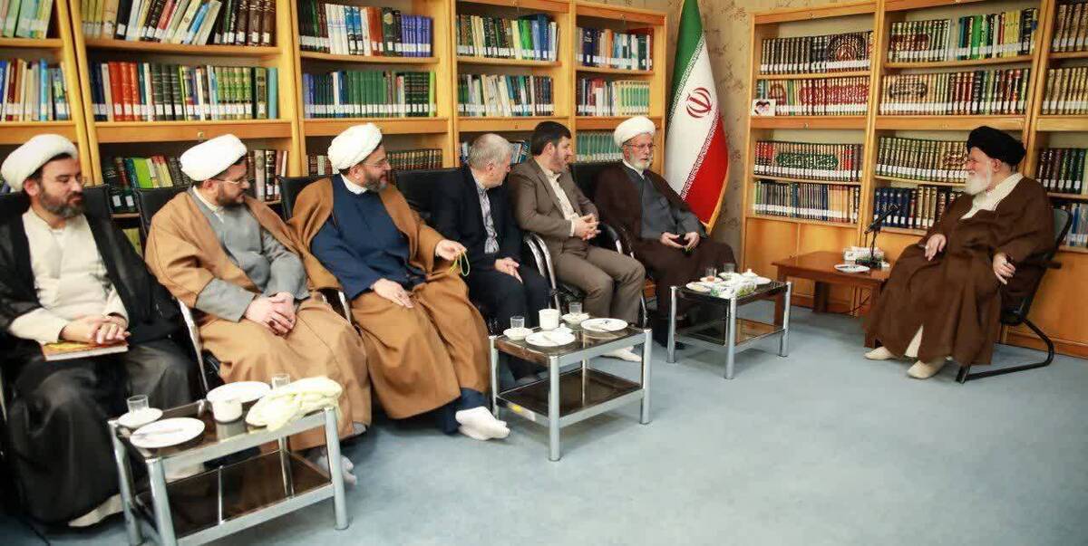 امام جمعه مشهد مقدس گفت: آیت‌الله سید محمدهادی میلانی با روحیه شاگردپروری و نگاه عمیق به اصلاح ساختار حوزه، مسیر تازه‌ای در تربیت علمی و اخلاقی طلاب ترسیم کرد.