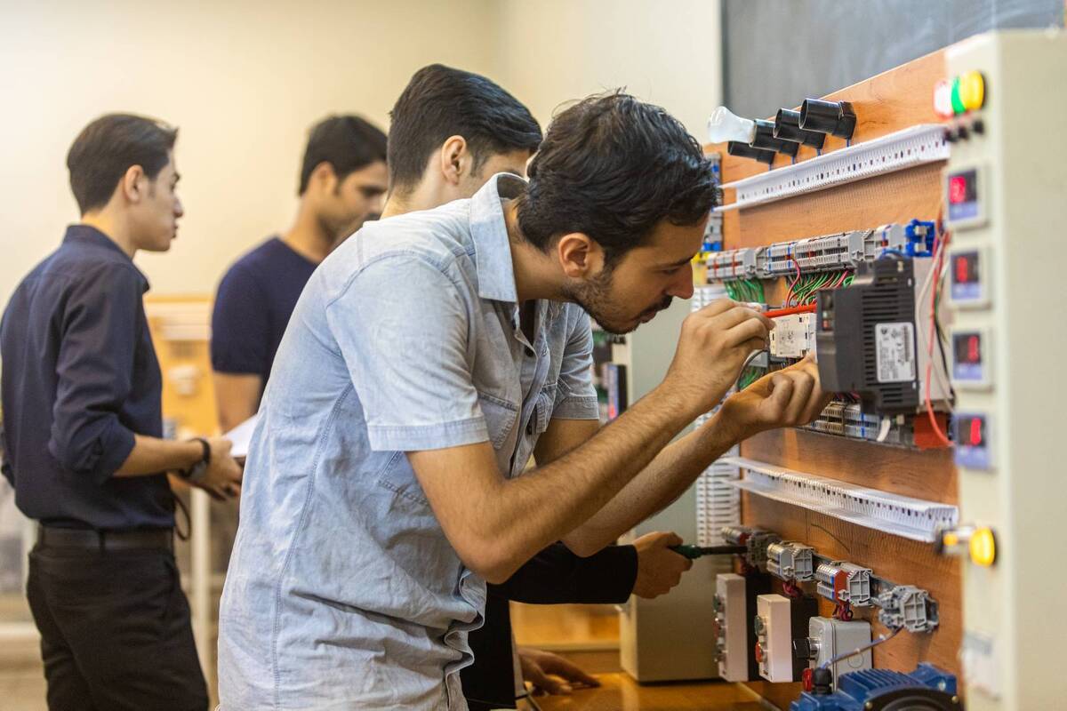 دانشجوی حریم علمی عالم آل محمد (ص)، نماد تعهد اجتماعی و پیشرفت علمی