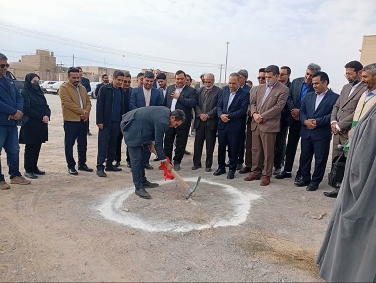 کلنگ‌زنی مرکز خون‌گیری شهرستان زهک با مشارکت خیران سلامت