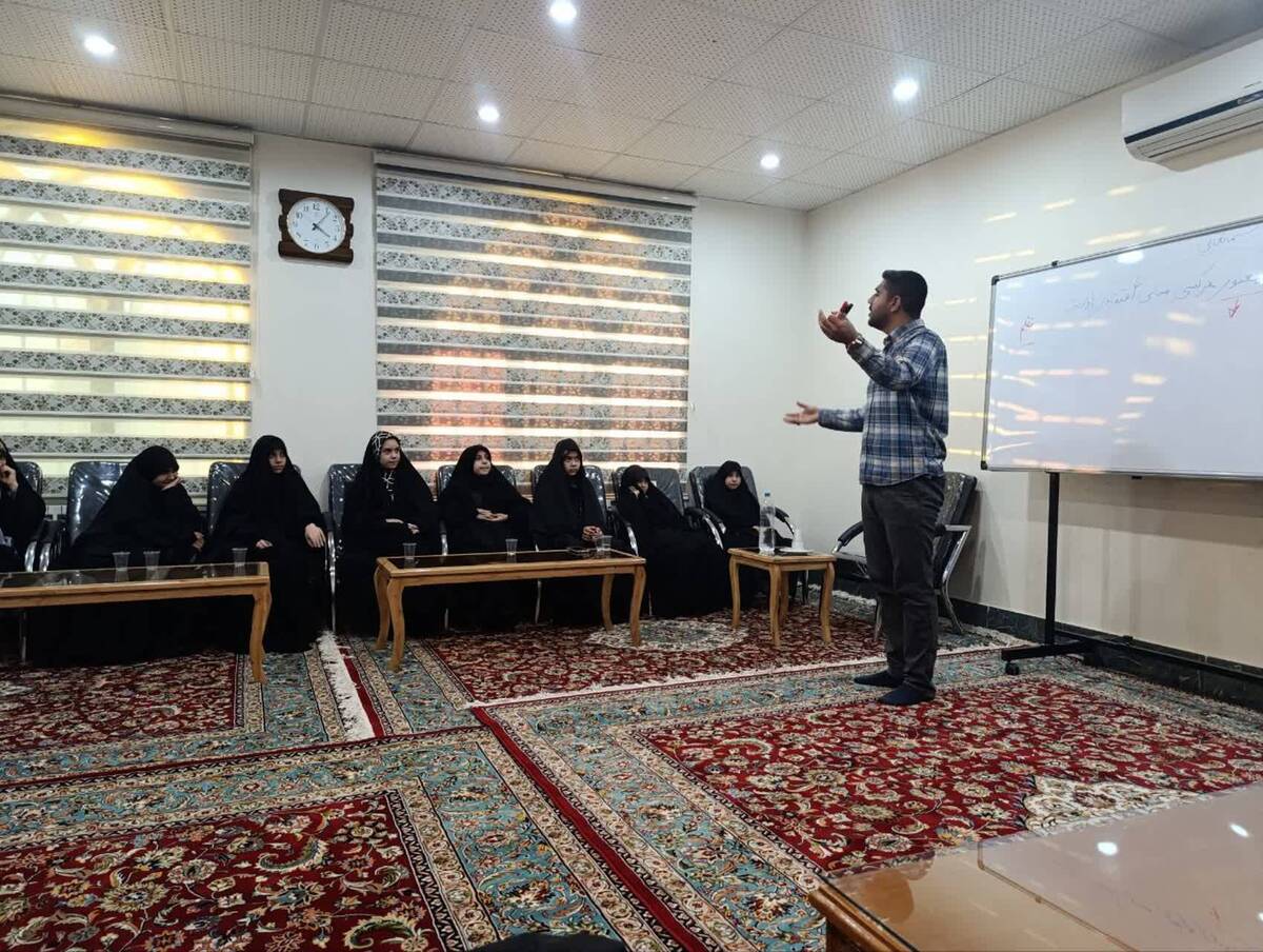 آشنایی جمعی از نوجوان دختر شهرستان کاشمر با سیره شهید مدرس