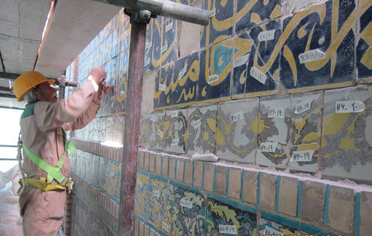 مرمت ایوان تلگراف‌خانه حرم مطهر رضوی