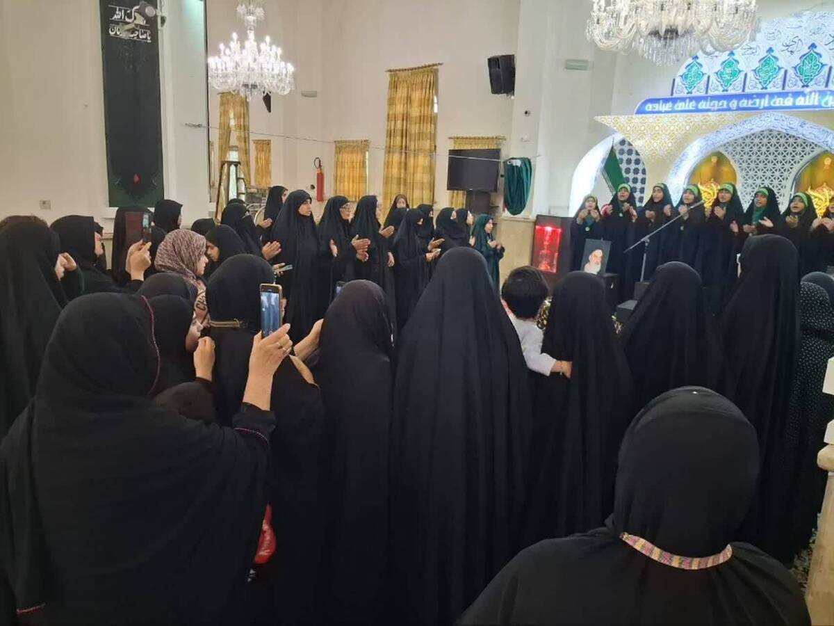 در ایام فاطمیه و در آستانه سال روز شهادت مظلومانه حضرت فاطمه زهرا (س)، ویژه برنامه «در سوگ گل یاس»، با حضور بانوان اردو زبان، در حرم مطهر رضوی برگزار شد.