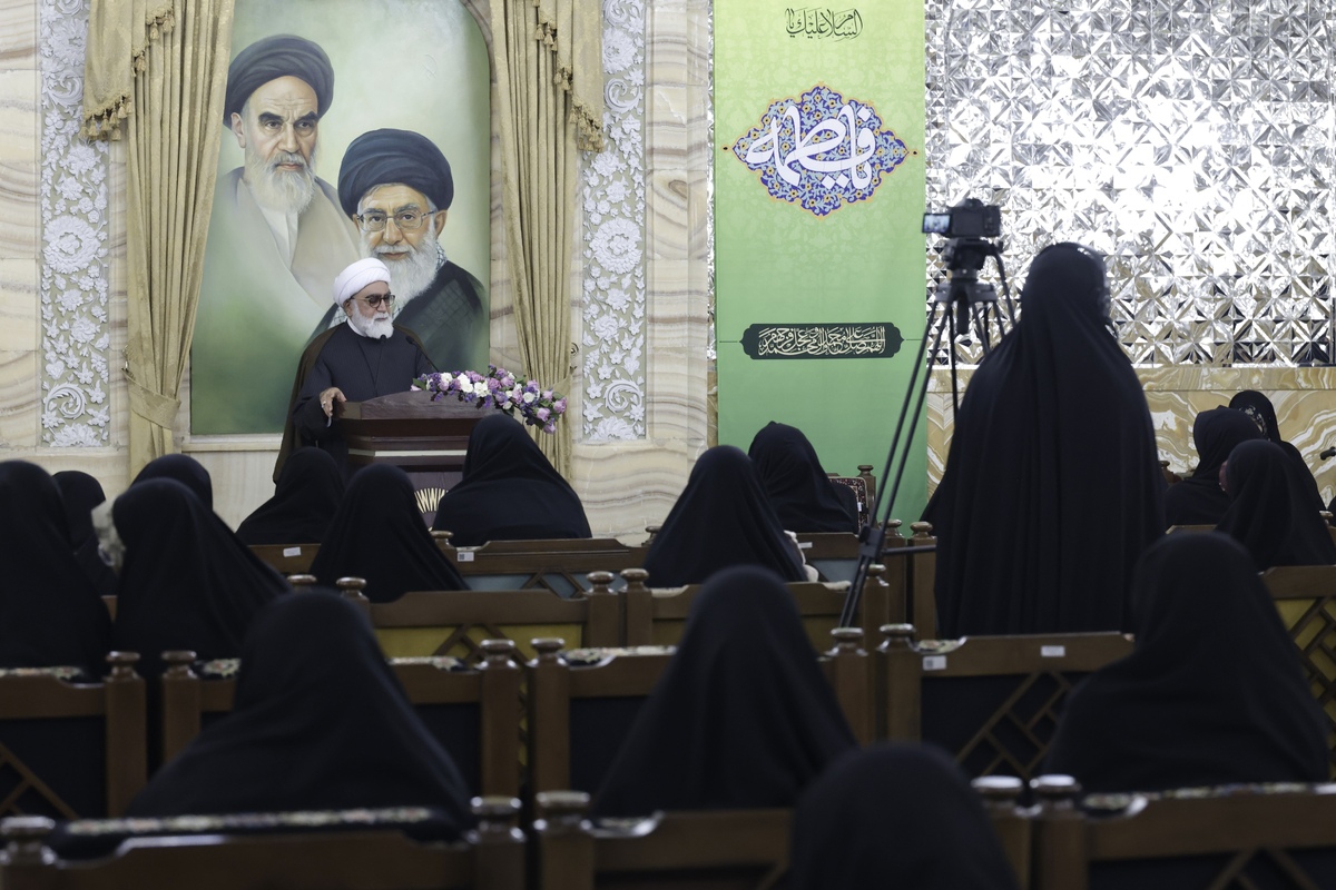 نبض فرهنگی، تربیتی و اثرگذاری جامعه در دستان زنان است