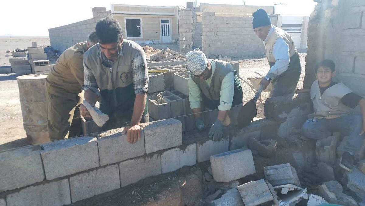به مناسبت هفته بسیج، کاروان جهادی میقات‌الرضا (ع)، وابسته به آستان حضرت حسین بن موسی الکاظم (ع) به روستای زنوغان در فاصله ۱۲۰ کیلومتری طبس، اعزام شد.