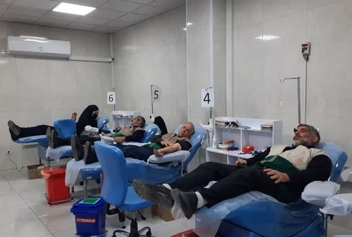 نذر خون خادم‌یاران رضوی خمین در فاطمیه