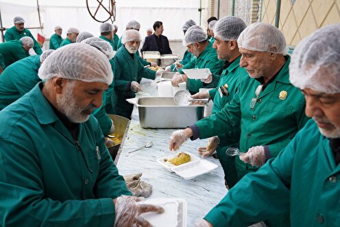 پذیرایی از زائران بارگاه منور رضوی در ایام فاطمیه