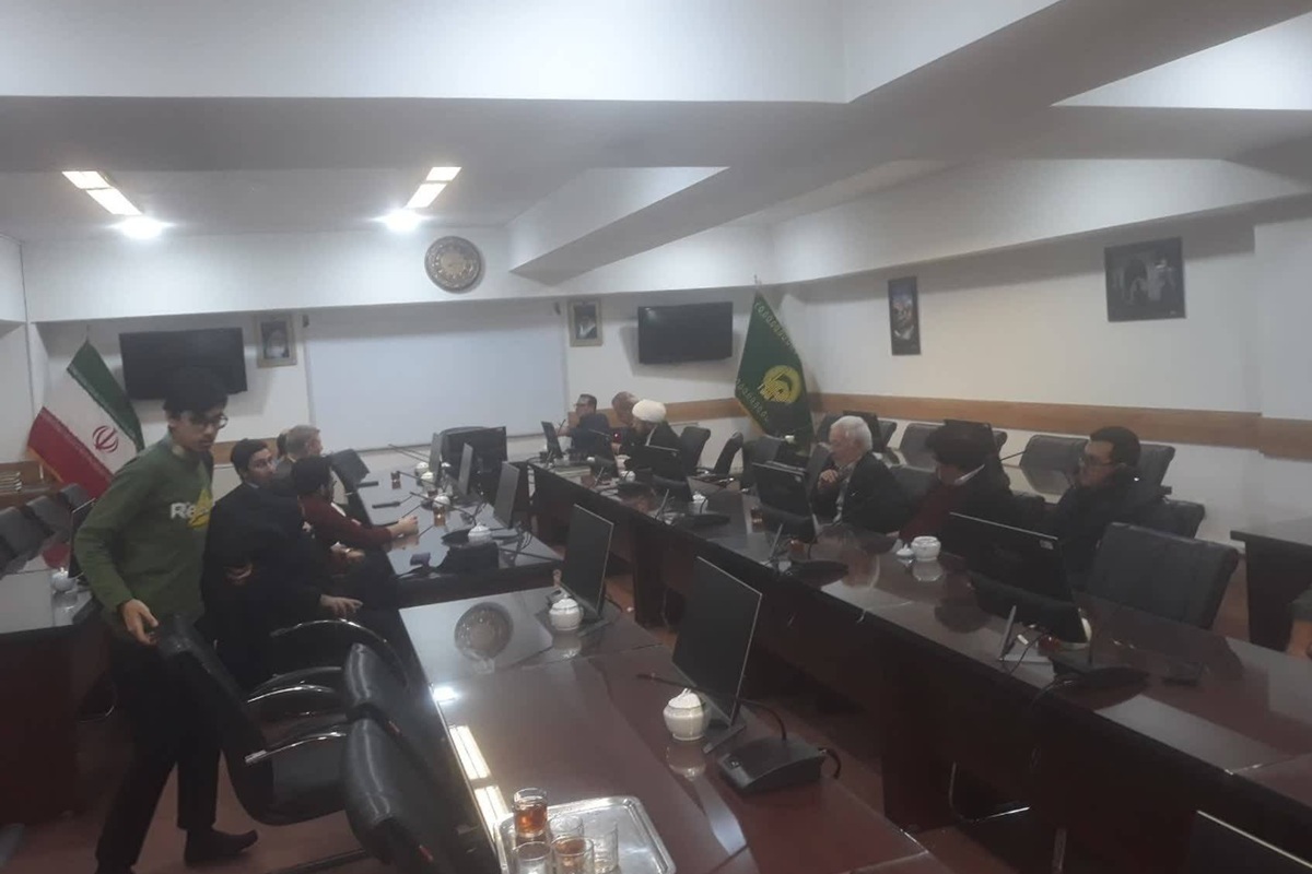 نغمه‌سرایی شاعران آئینی در وصف بانوی آب و آئینه