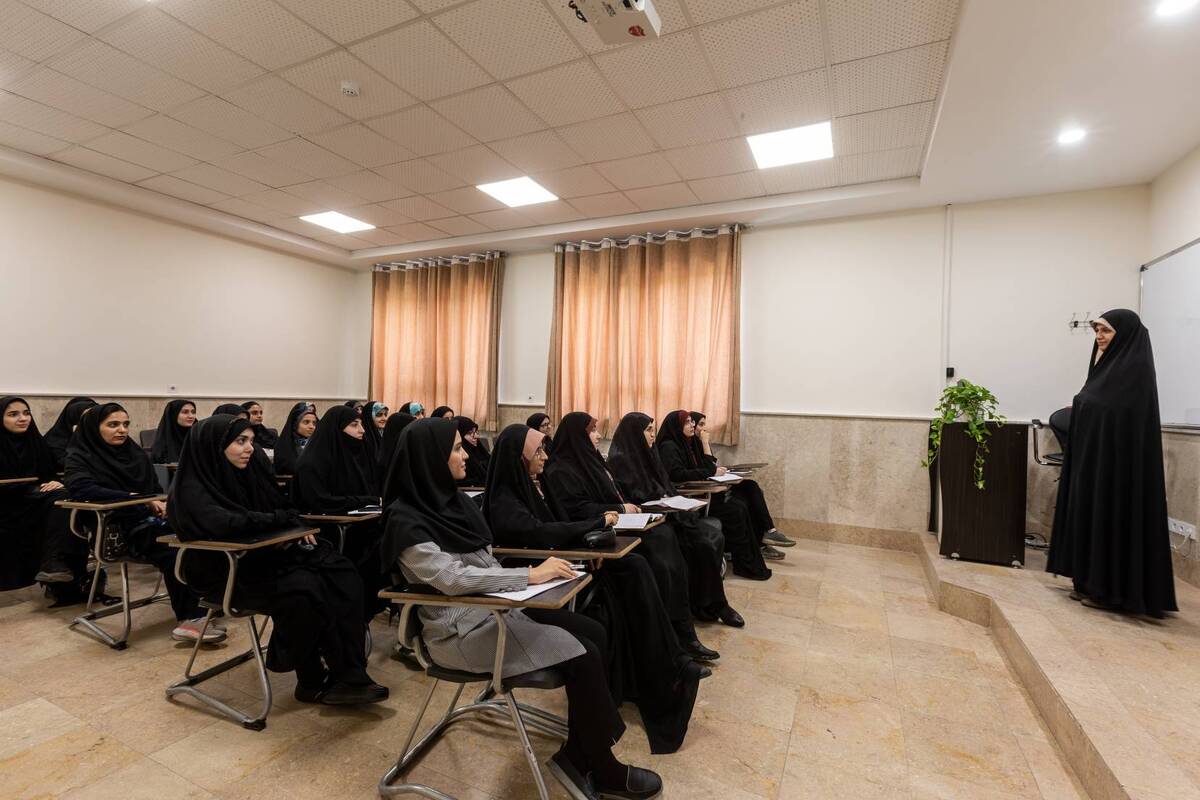 حریم علمی بانوان ایرانی در جوار عالم آل‌محمد (ص)