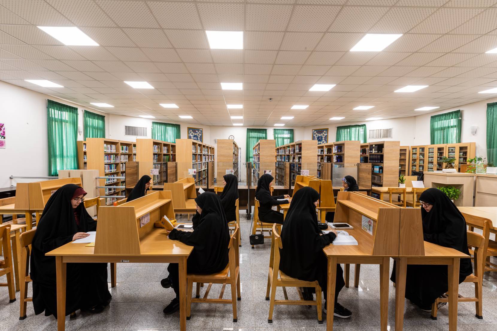 حریم علمی بانوان ایرانی در جوار عالم آلمحمد (ص) حریم علمی بانوان ایرانی در جوار عالم آلمحمد (ص)