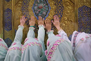 در این قطعه از بهشت، مسیر اختصاصی زیارت دختران تازه مکلف در حرم مطهر رضوی