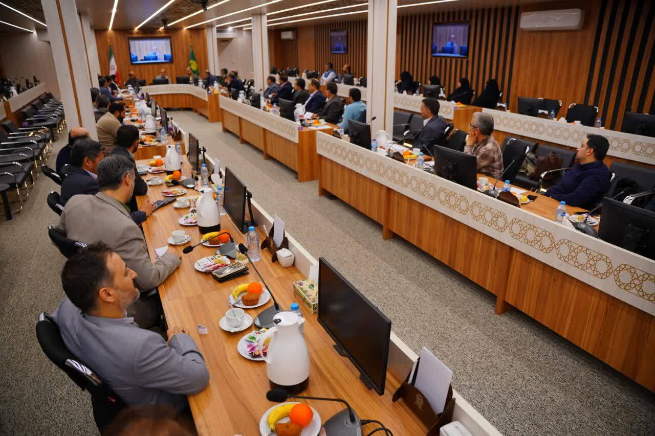 کارفرما را امام رضا (ع) بدانیم و تمام انرژی‌مان را وقف حضرت کنیم