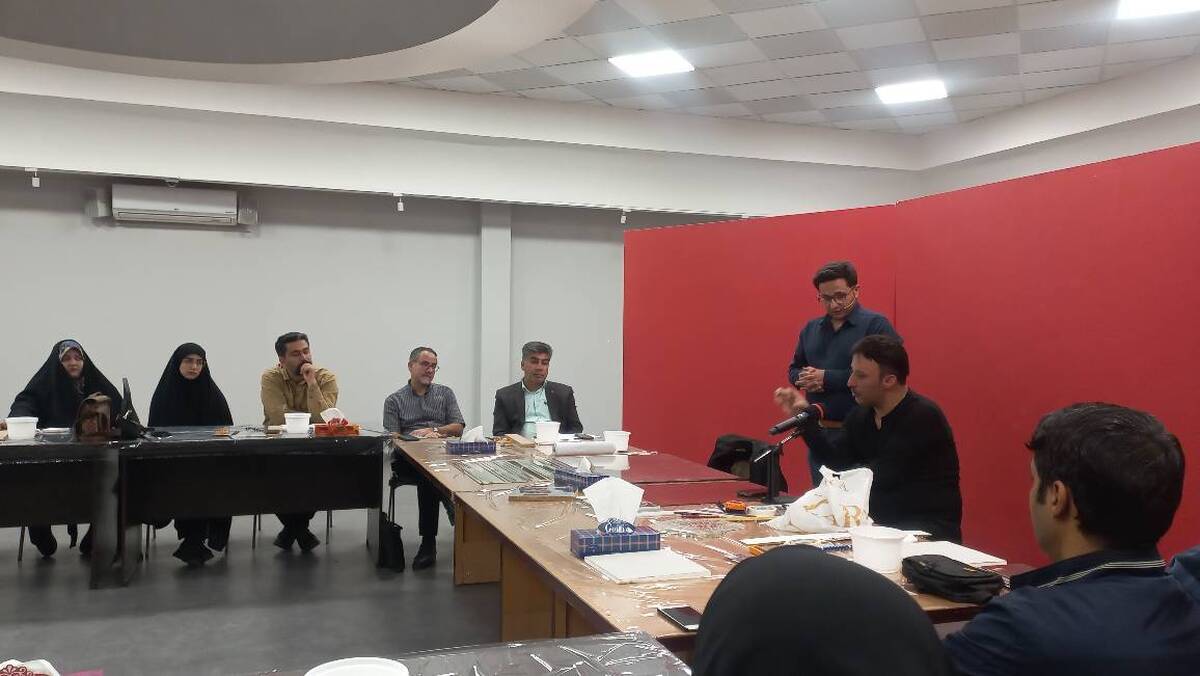 آفرینش هنر در کارگاه آینه‌کاری؛ از برش شیشه تا خلق اثر