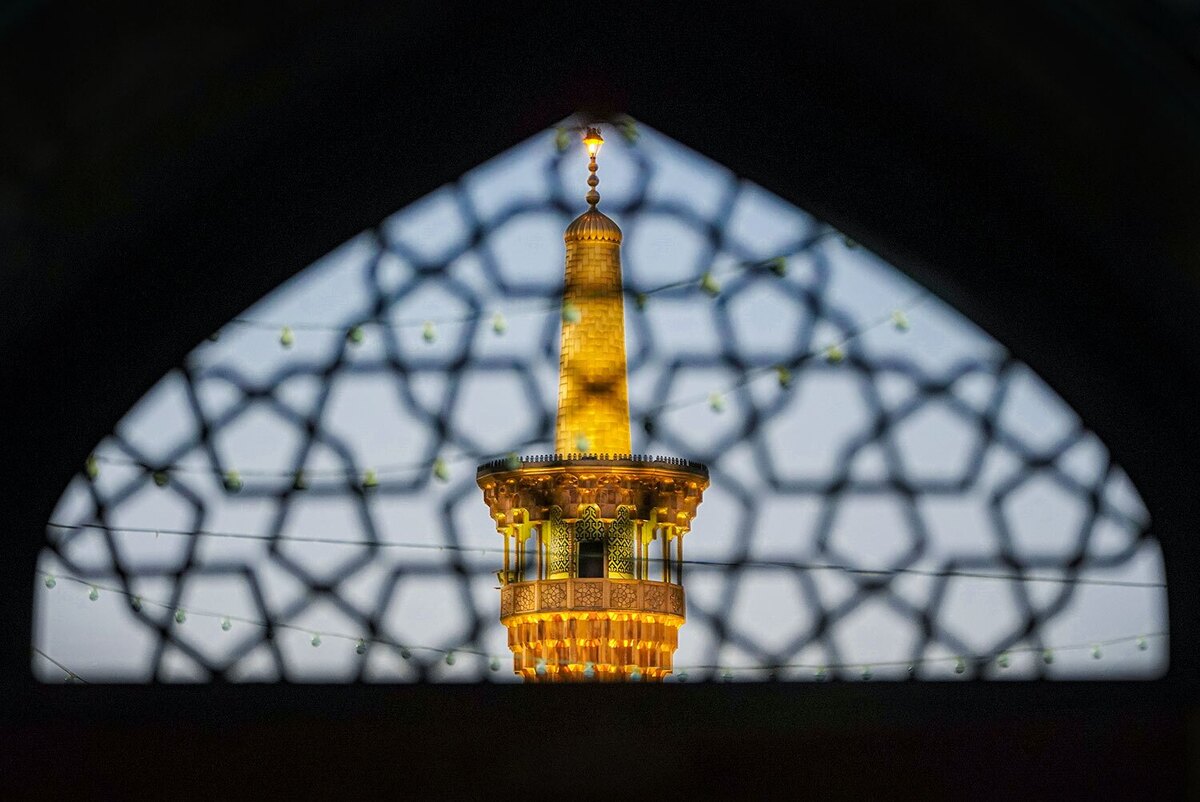 عکس با کیفیت: گلدسته حرم مطهر رضوی