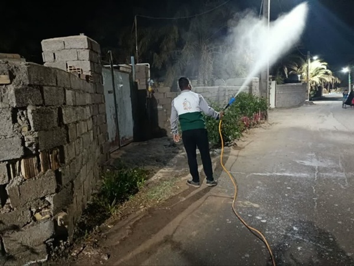 جهاد خادم‌یاران فهرج برای ضدعفونی معابر و اماکن عمومی