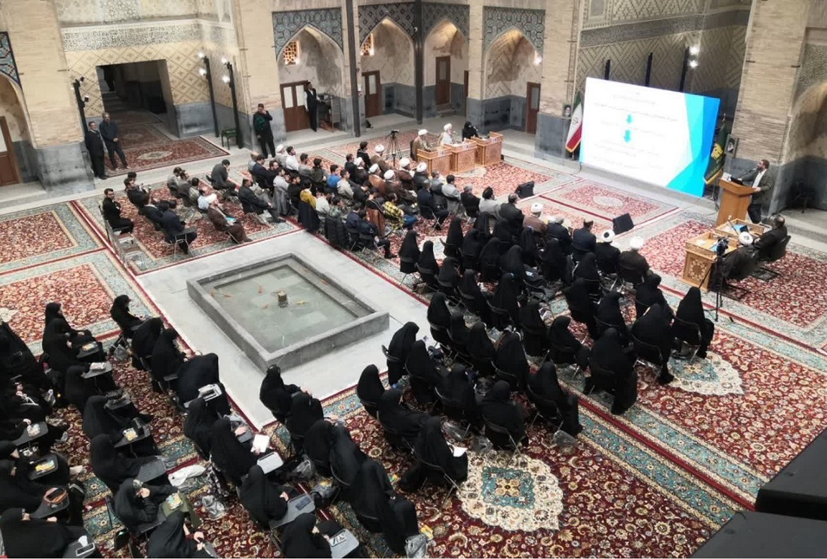 تلفیق علم و معنویت در حرم عالم آل محمد (ع)