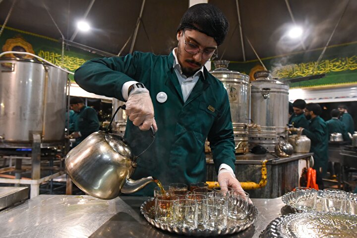 تشرف گروه امید فضا به حرم مطهر رضوی