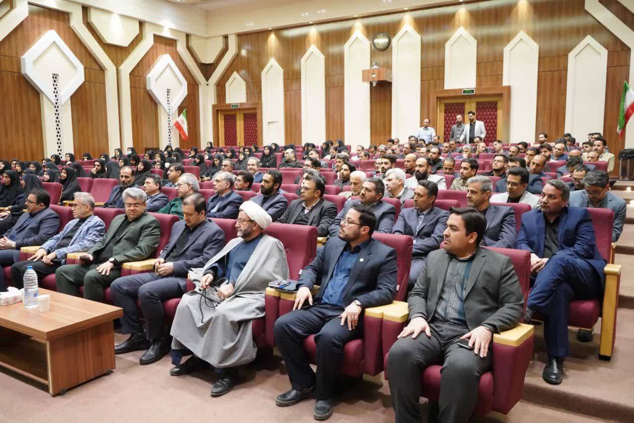 آئین گرامیداشت اربعین شهادت مظلومانه امام خامنهای (ره) و شهدای میهن برگزار شد. آئین گرامیداشت اربعین شهادت مظلومانه امام خامنهای (ره) و شهدای میهن برگزار شد.