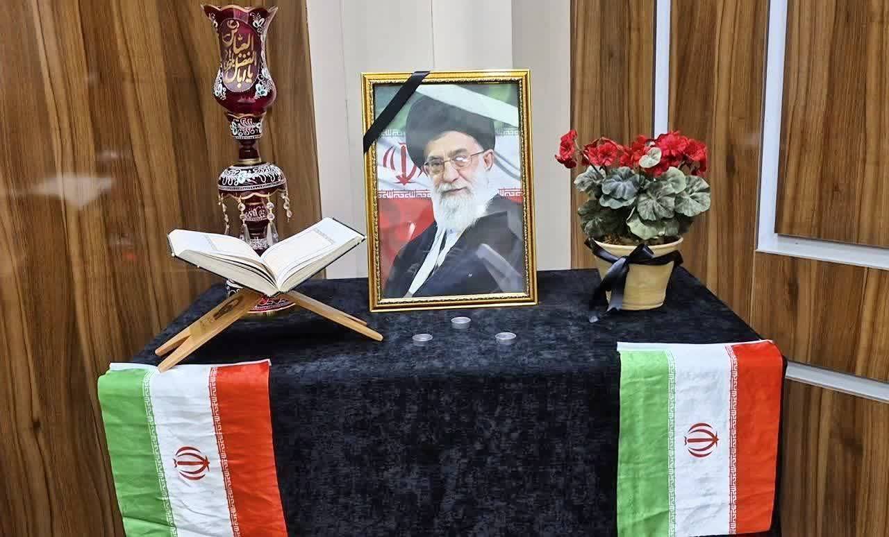 آئین گرامیداشت اربعین شهادت مظلومانه امام خامنهای (ره) و شهدای میهن برگزار شد. آئین گرامیداشت اربعین شهادت مظلومانه امام خامنهای (ره) و شهدای میهن برگزار شد.