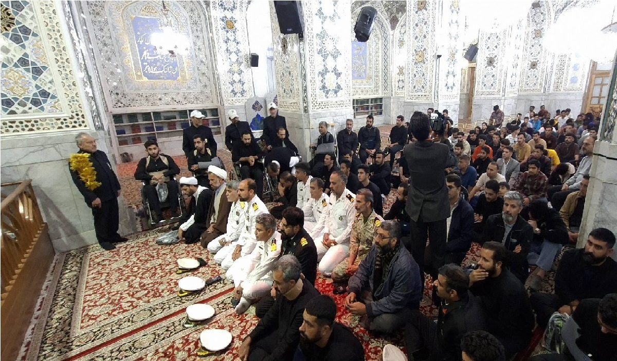 تشرف بازماندگان ناوشکن «دنا» به حرم مطهر رضوی