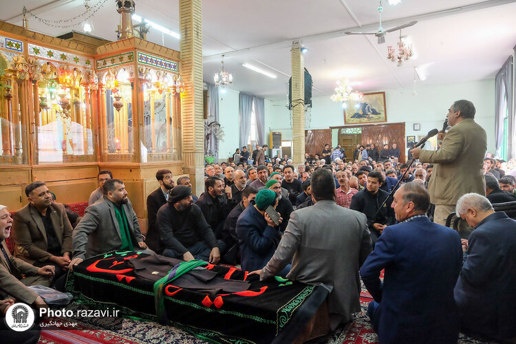 تشییع پیکر حاج سید رضا موید خراسانی در حرم مطهر رضوی