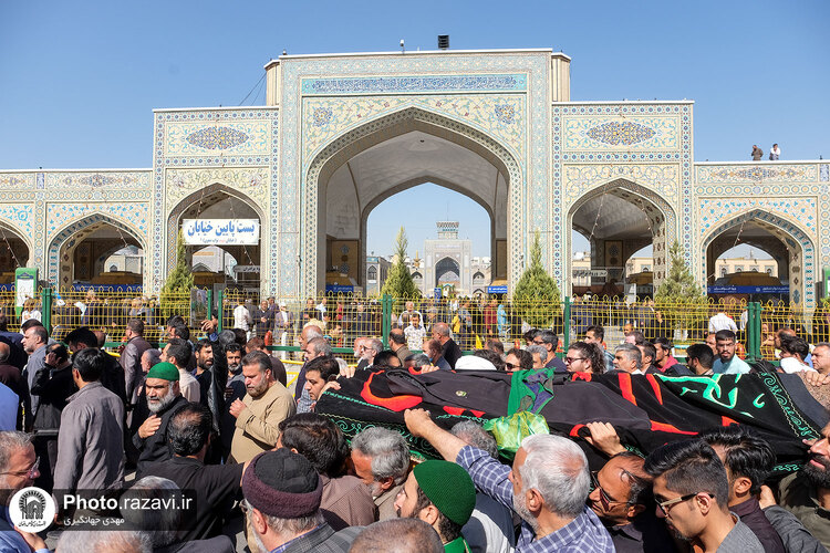 تشییع پیکر حاج سید رضا موید خراسانی در حرم مطهر رضوی