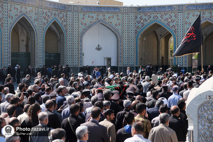 تشییع پیکر حاج سید رضا موید خراسانی در حرم مطهر رضوی