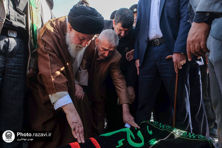 تشییع پیکر حاج سید رضا موید خراسانی در حرم مطهر رضوی