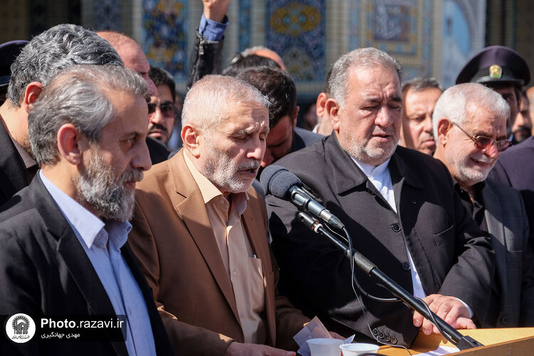 تشییع پیکر حاج سید رضا موید خراسانی در حرم مطهر رضوی