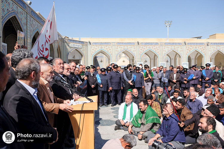 تشییع پیکر حاج سید رضا موید خراسانی در حرم مطهر رضوی