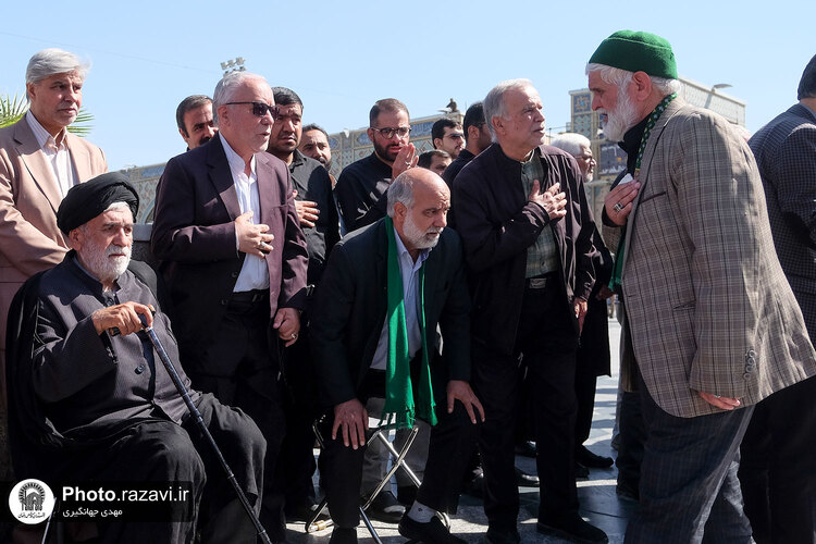 تشییع پیکر حاج سید رضا موید خراسانی در حرم مطهر رضوی