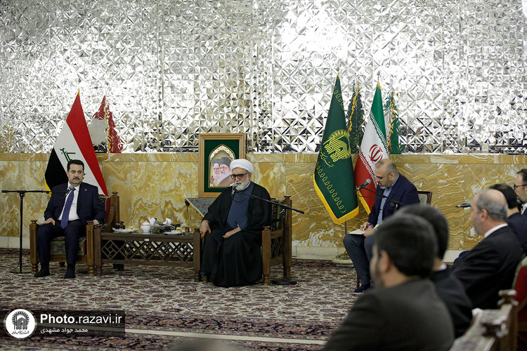 دیدار نخست وزیر عراق با تولیت آستان قدس رضوی