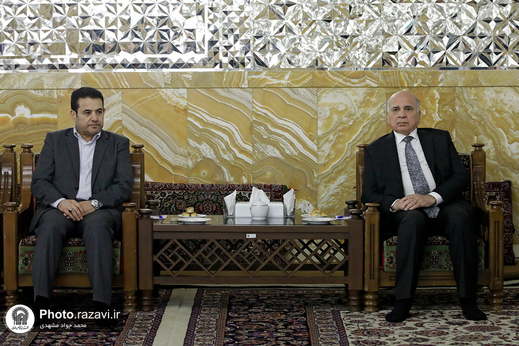 دیدار نخست وزیر عراق با تولیت آستان قدس رضوی