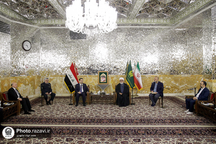 دیدار نخست وزیر عراق با تولیت آستان قدس رضوی